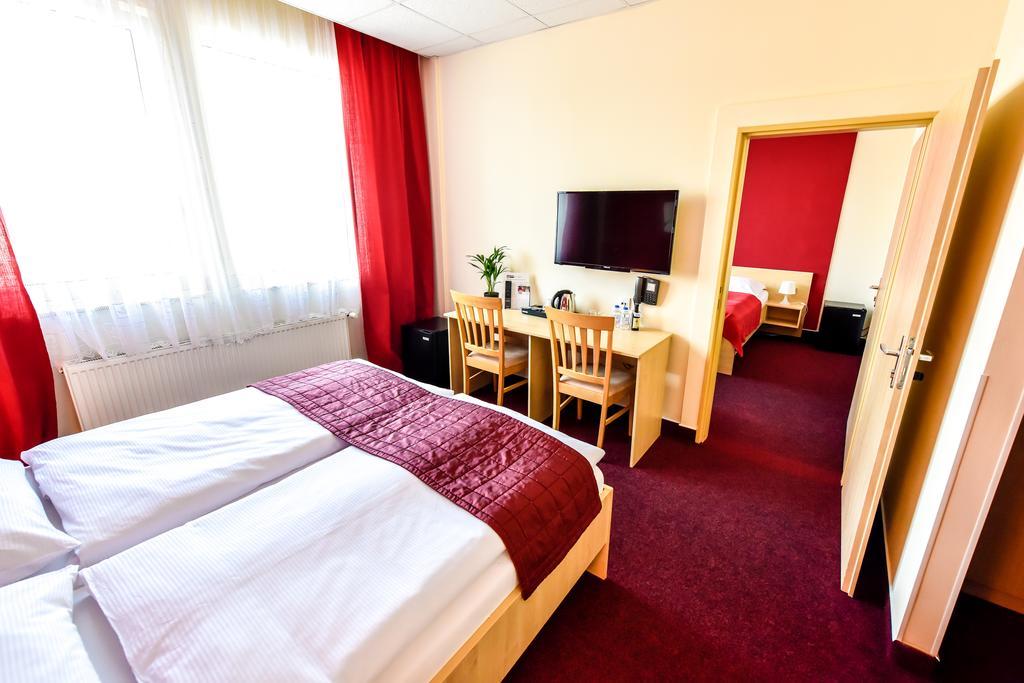 City Hostel Brno Modrice Luaran gambar