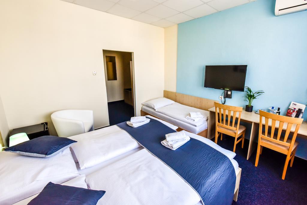 City Hostel Brno Modrice Luaran gambar