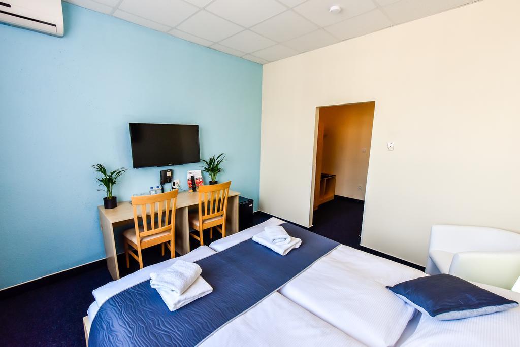 City Hostel Brno Modrice Luaran gambar