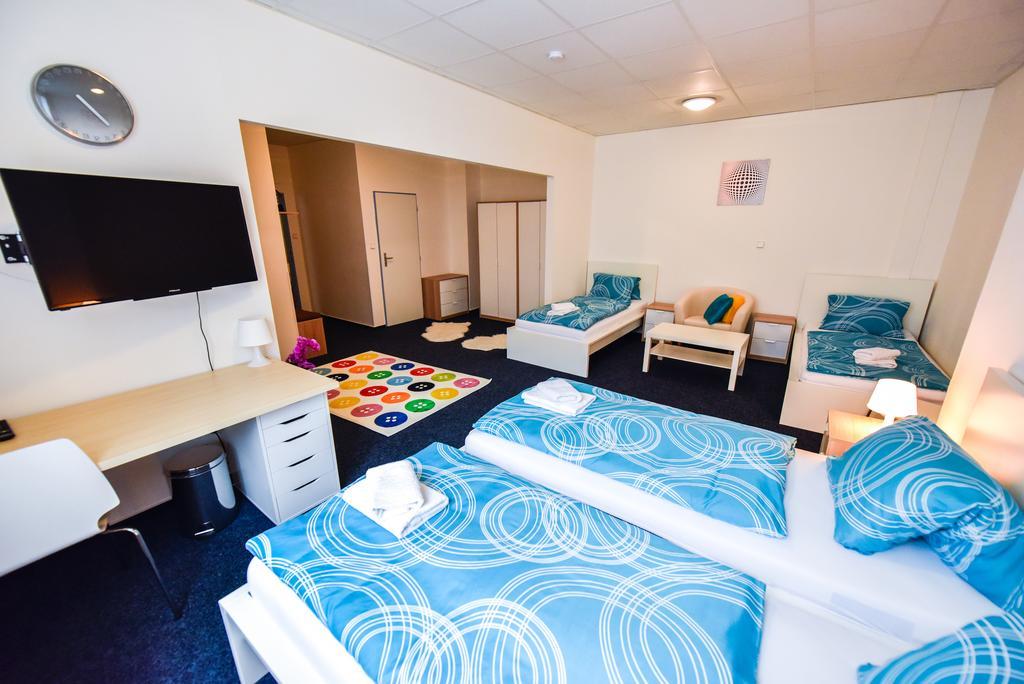 City Hostel Brno Modrice Luaran gambar