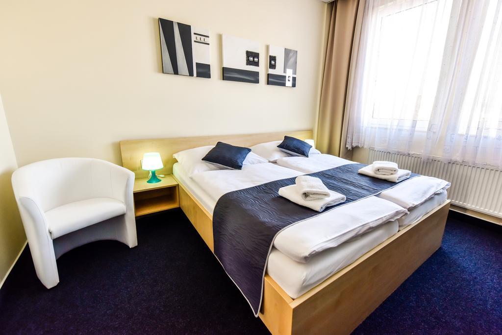 City Hostel Brno Modrice Luaran gambar